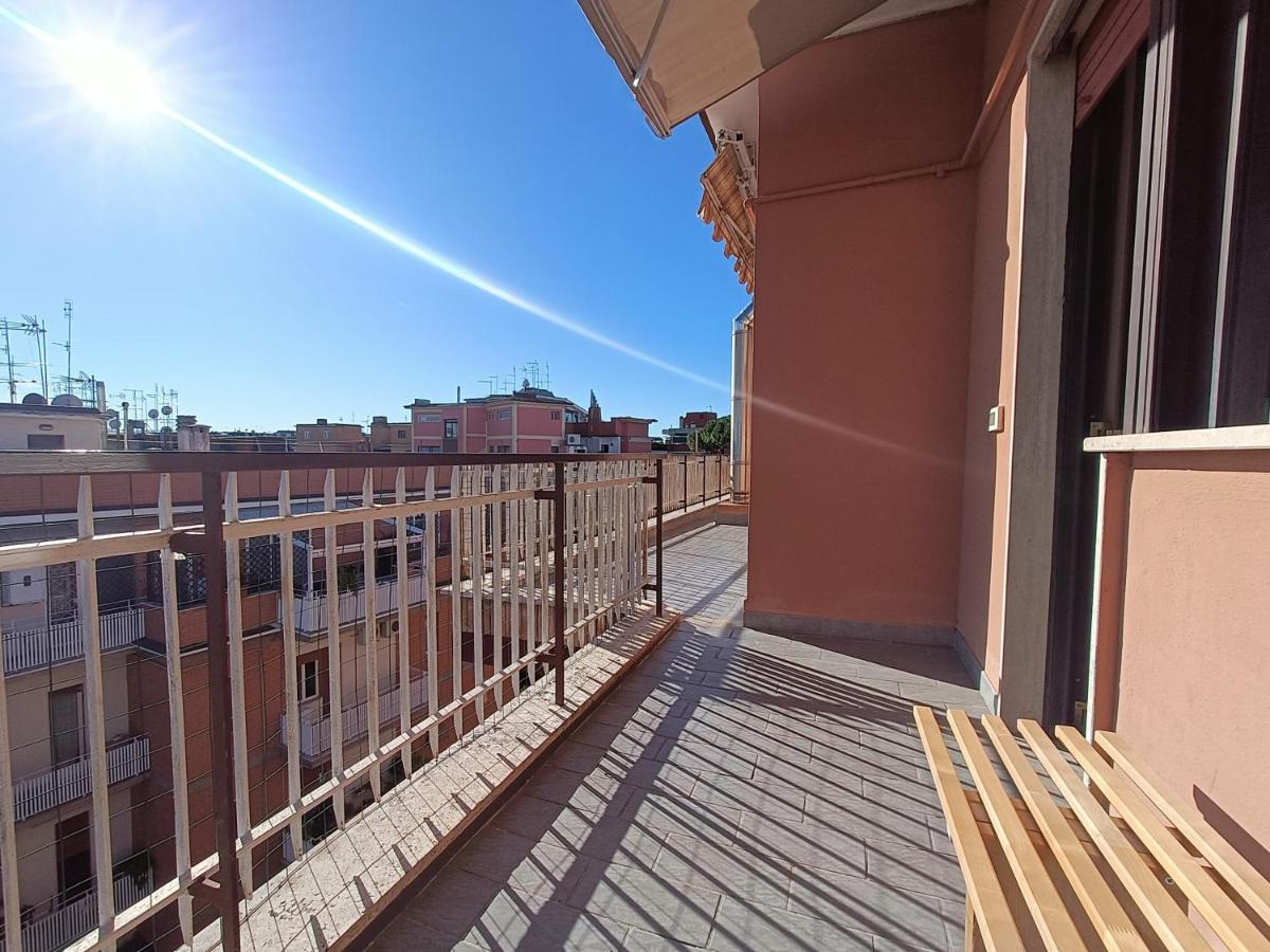 Avellini - Delightful And Spacious Apartment With Terrace - Near Metro A Cornelia Rome Extérieur photo